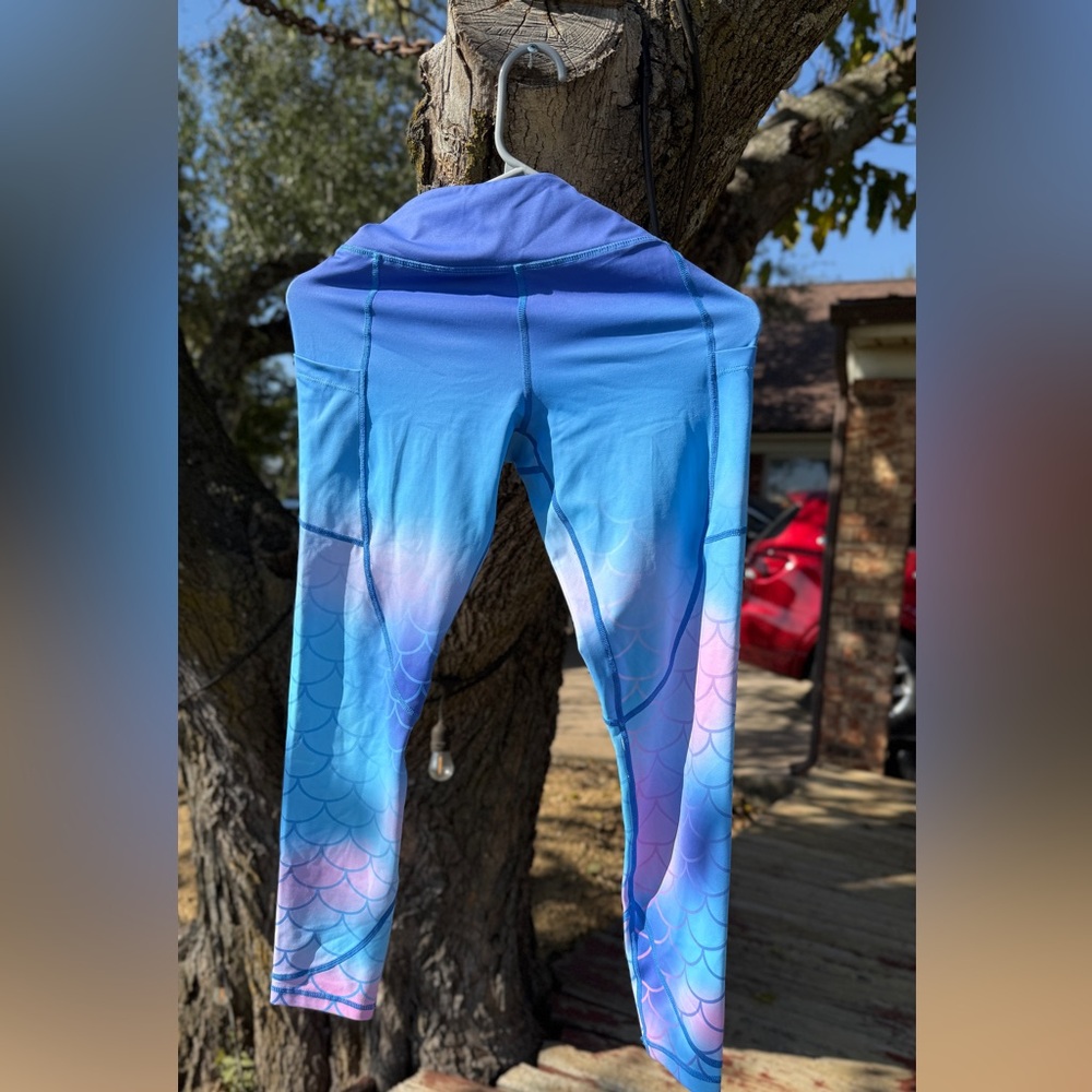 Blue and Pink Mermaid Scale Women’s Leggings